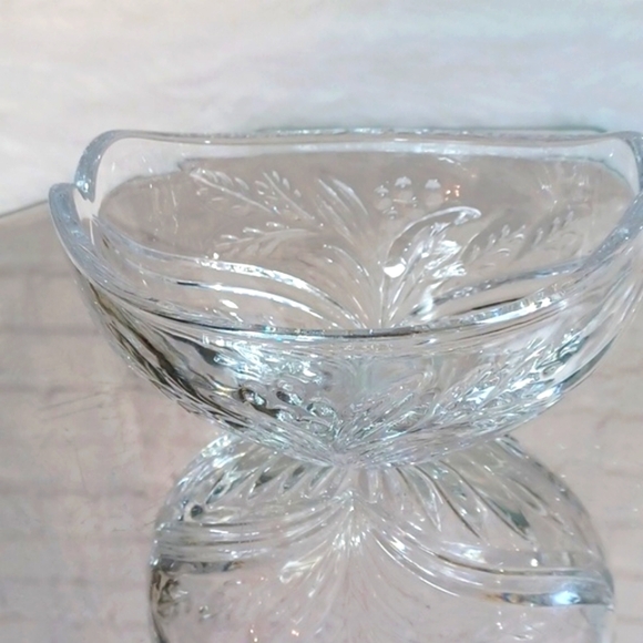 Mikasa Crystal Fancy  Bowl 6 Inch - Picture 1 of 5